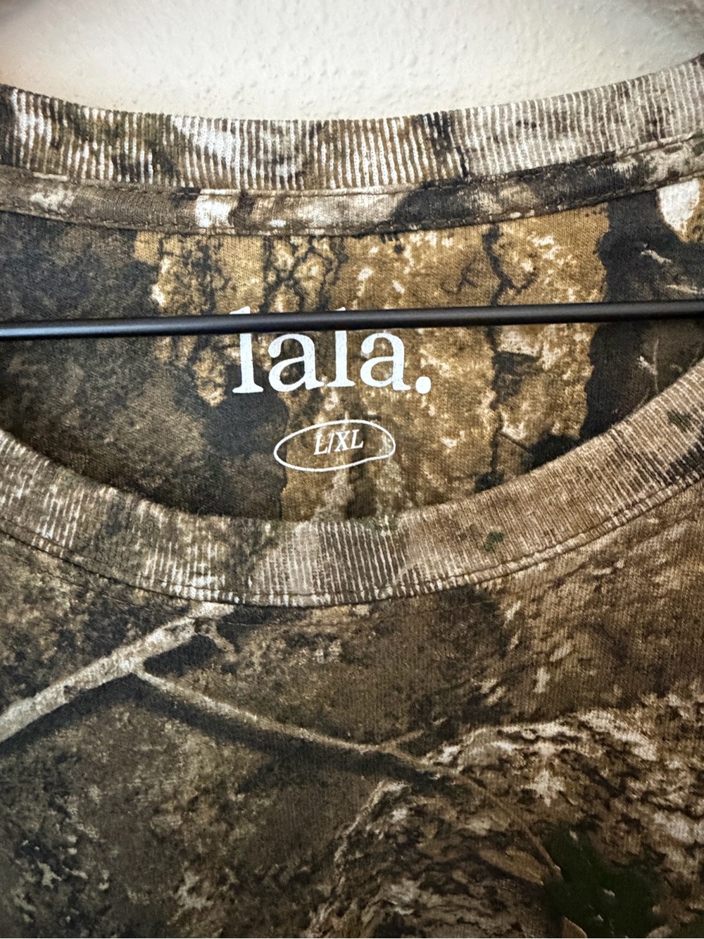 Dressed in LALA “Powerful Woman” Camo Heavyweight Longsleeve L/XL - Picture 3 of 4